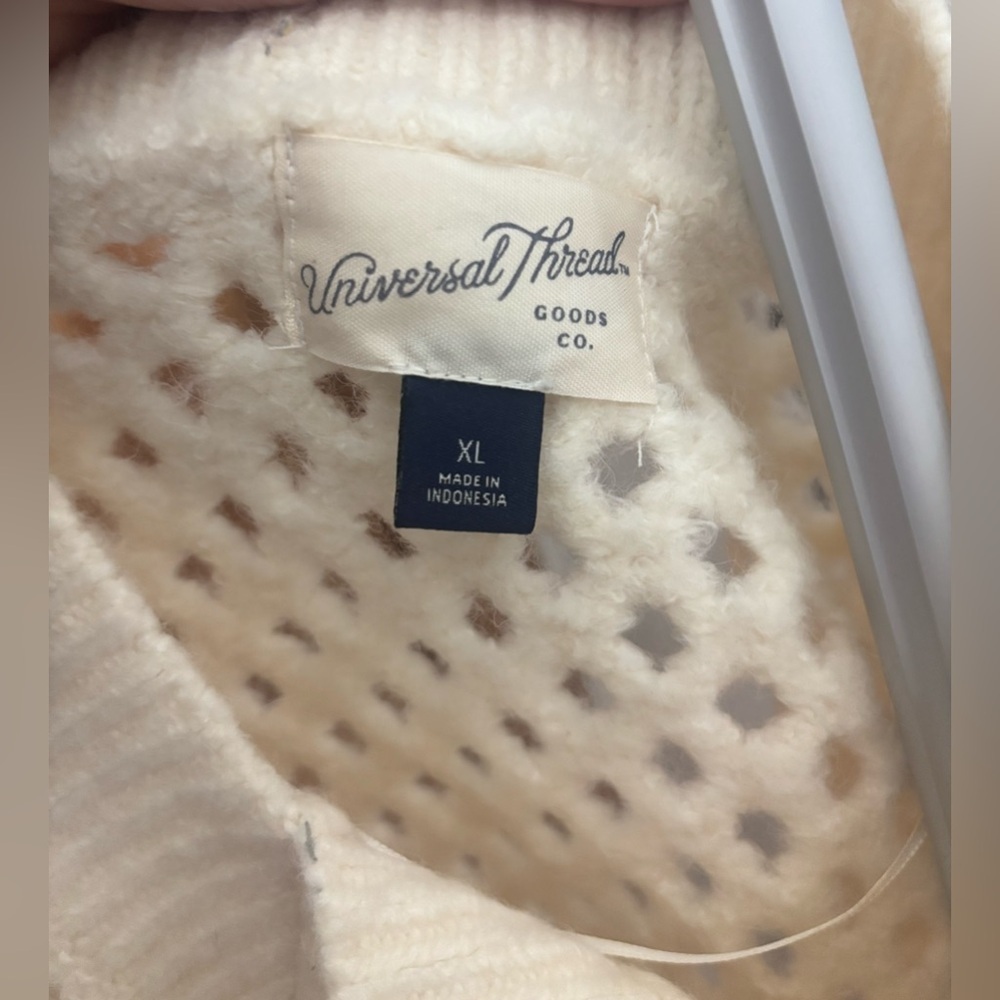 Universal Thread Cream V-Neck Sweater - Picture 4 of 4
